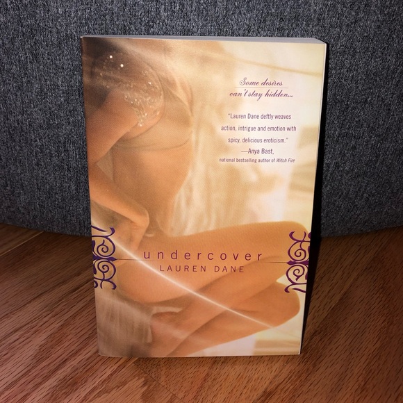 Set of two steamy romance novels - Picture 4 of 7